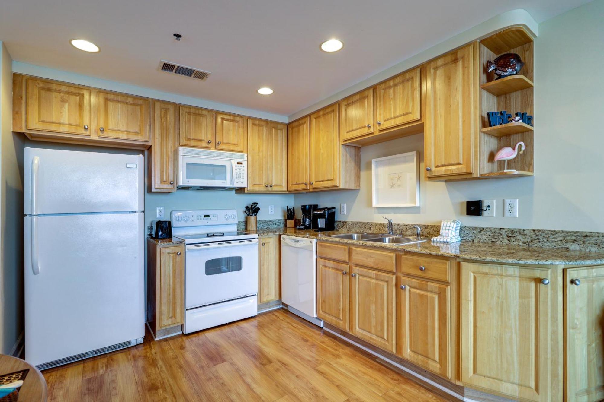 Gulf Front! 2 Bedroom 2 Ba! 11th Floor + Amenities! Holiday home Panama City Beach