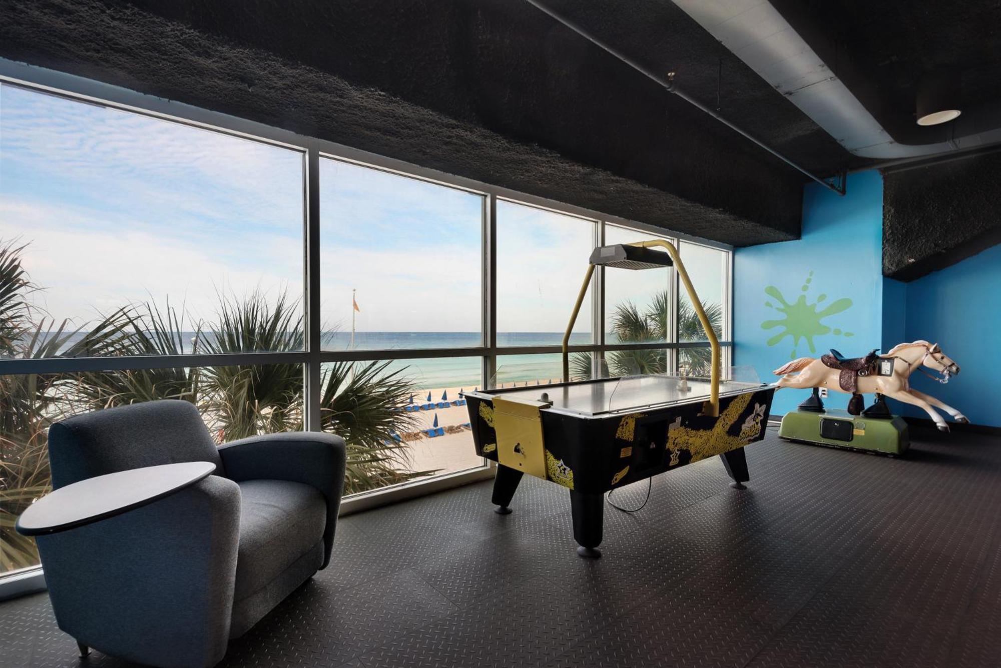 Holiday home Gulf Front! 2 Bedroom 2 Ba! 11th Floor + Amenities!
